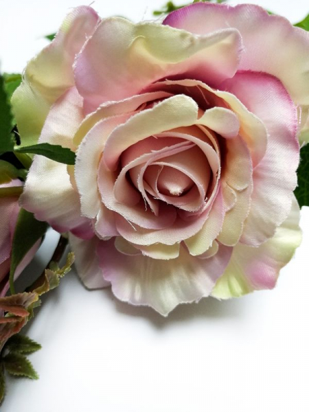 Róża gałązka 77 cm pudrowy fiolet